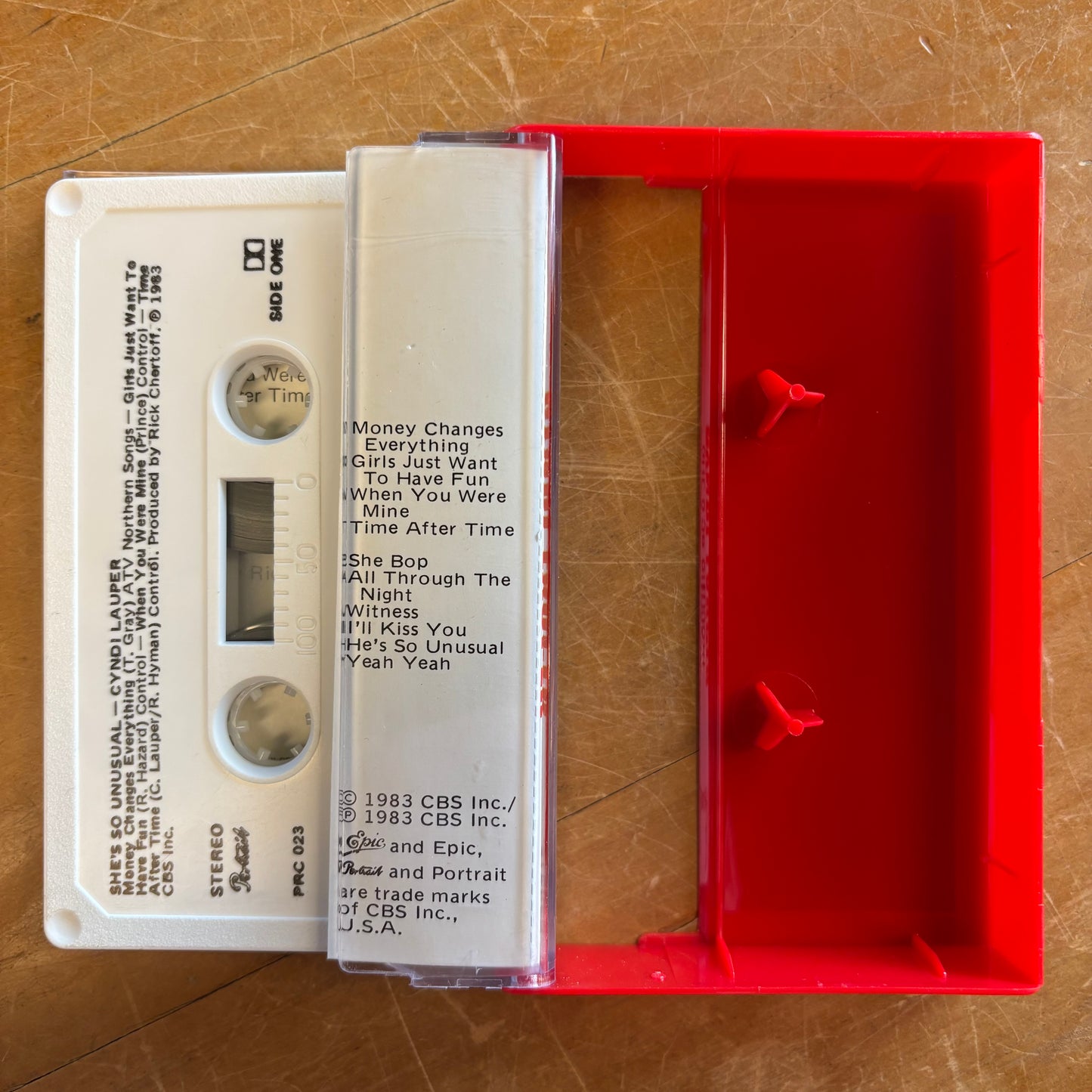 Cyndi Lauper - She's So Unusual (cassette)