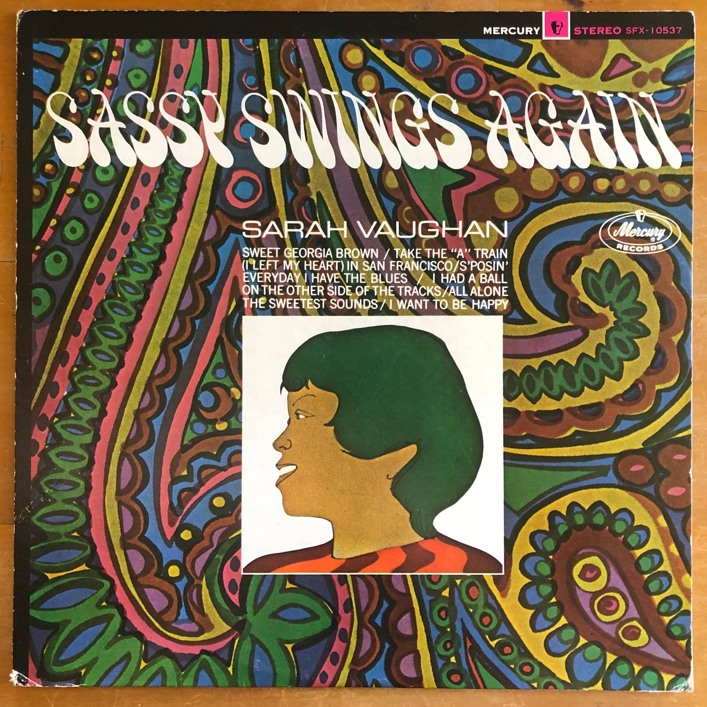 Sarah Vaughan - Sassy Swings Again