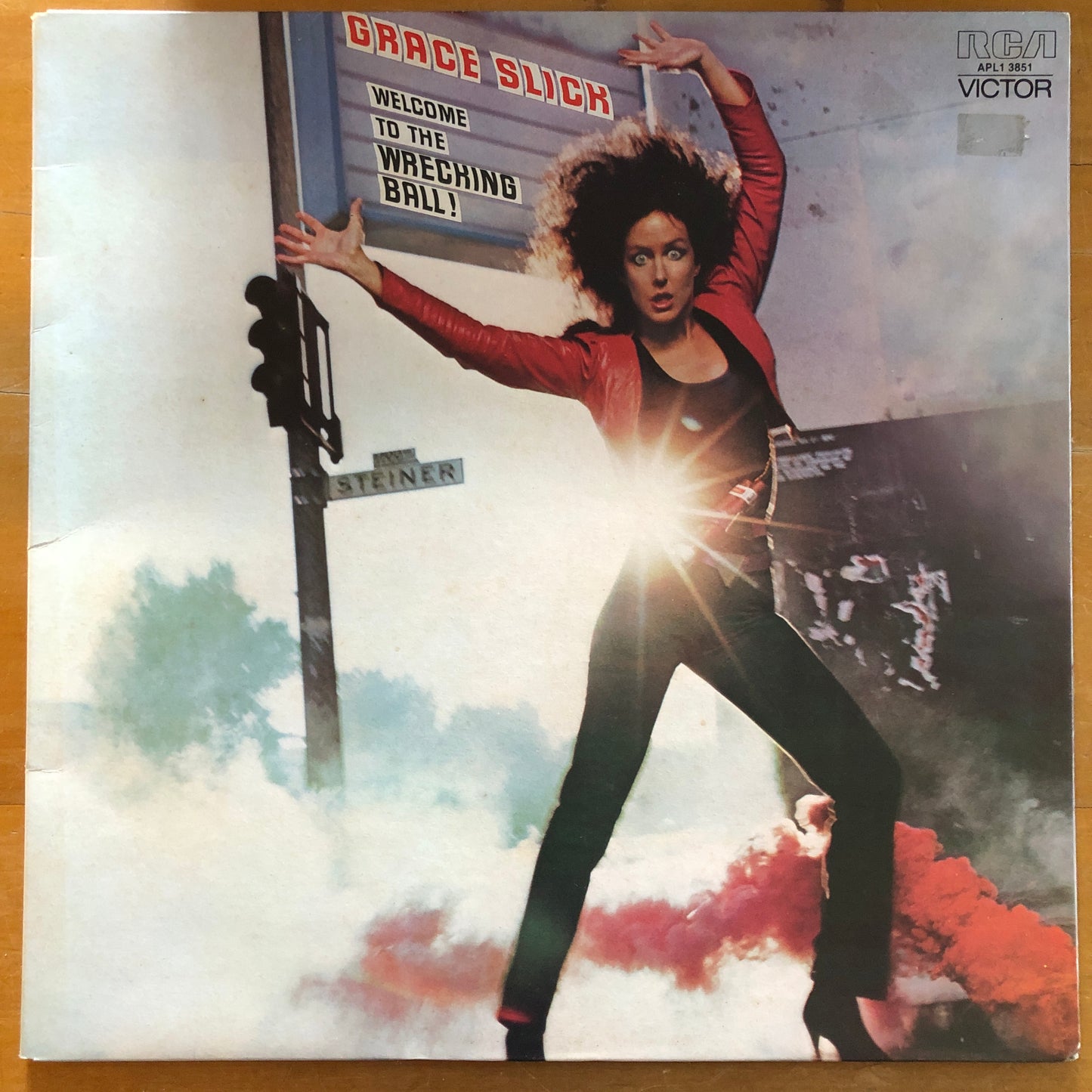 Grace Slick - Welcome To The Wrecking Ball!