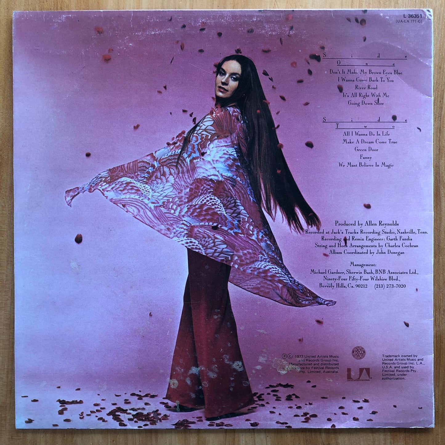 Crystal Gayle - We Must Believe in Magic