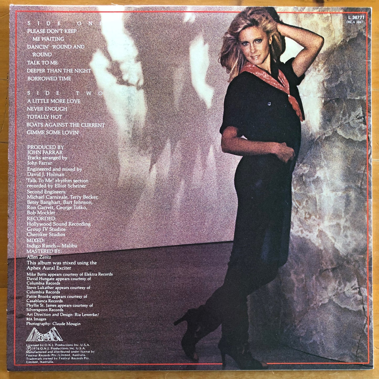 Olivia Newton-John - Totally Hot