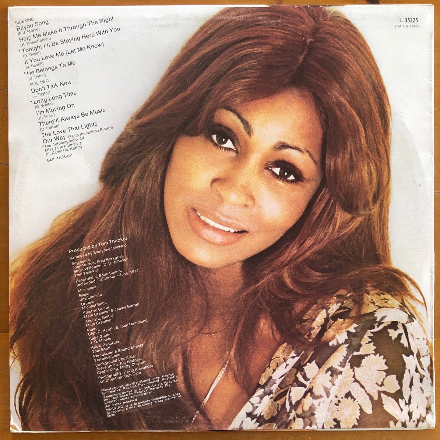 Tina Turner - Tina Turns The Country On