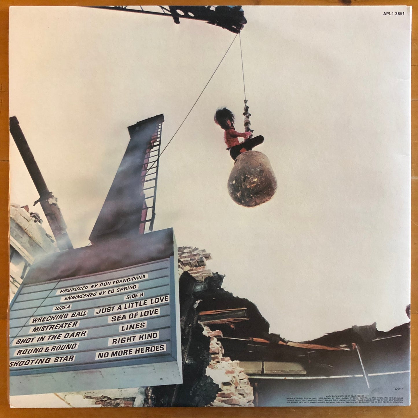 Grace Slick - Welcome To The Wrecking Ball!
