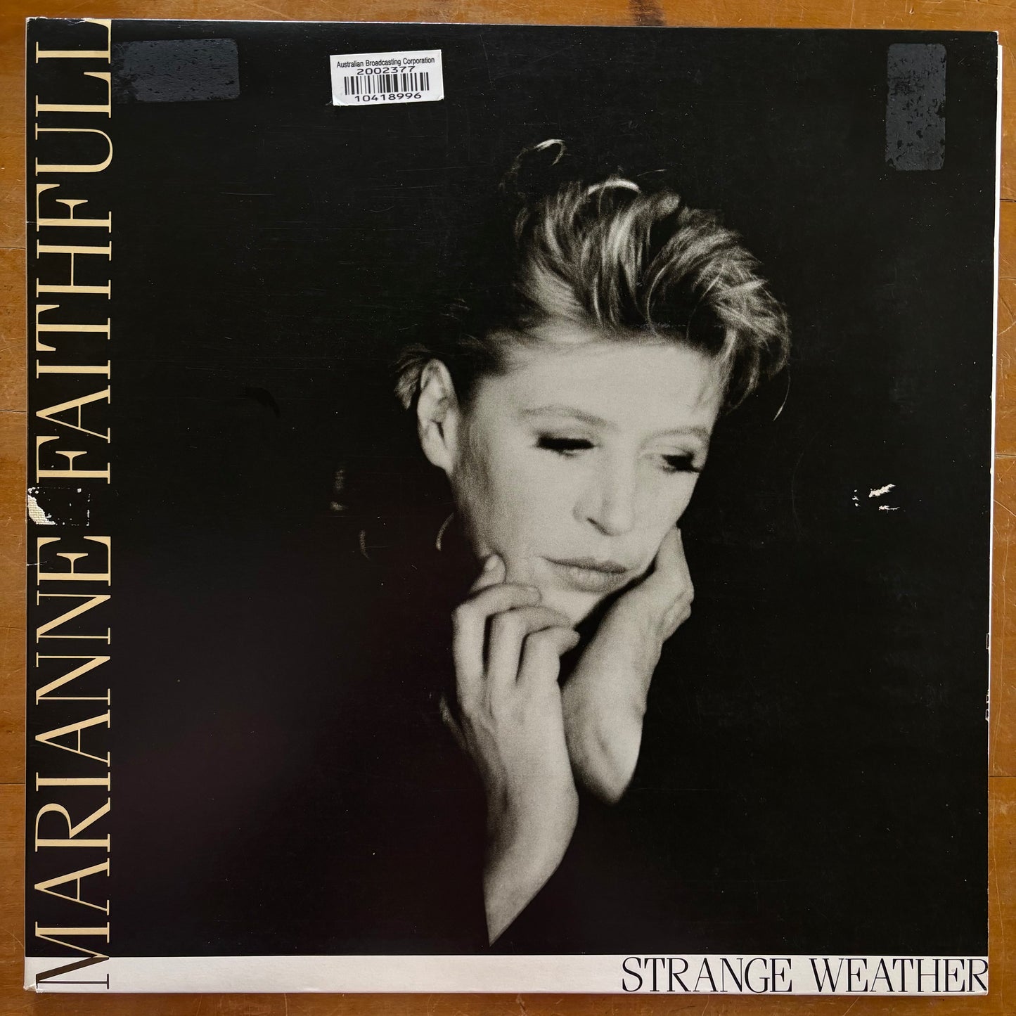 Marianne Faithfull - Strange Weather