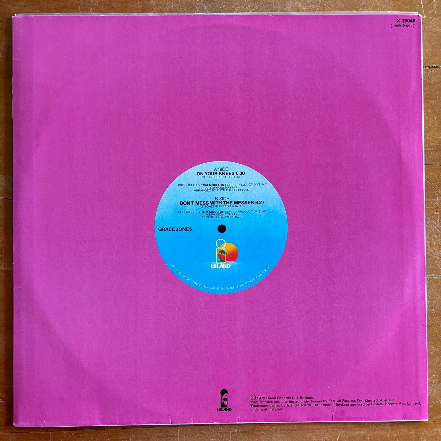 Grace Jones - On Your Knees (12" single)
