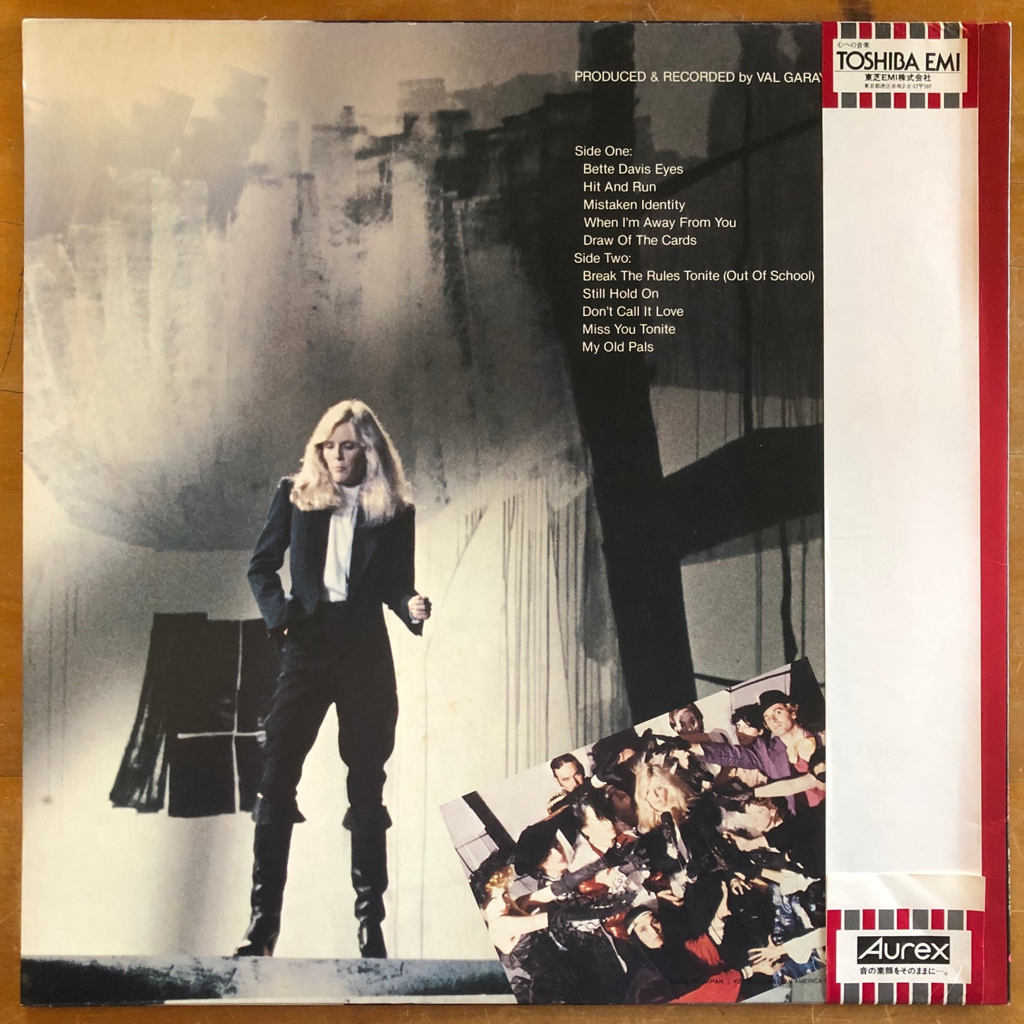 Kim Carnes - Mistaken Identity