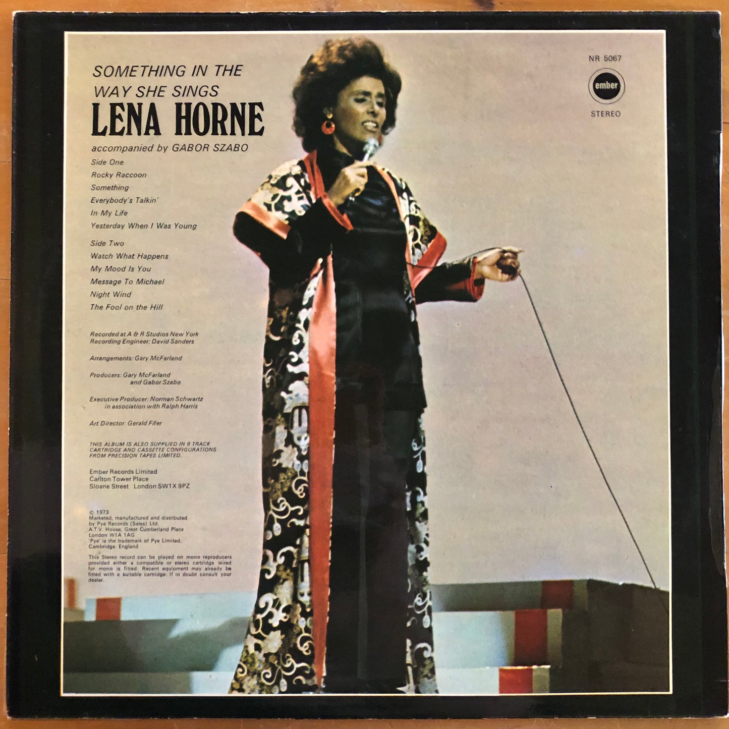 Lena Horne - Something In The Way She Sings