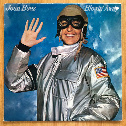 Joan Baez - Blowin' Away